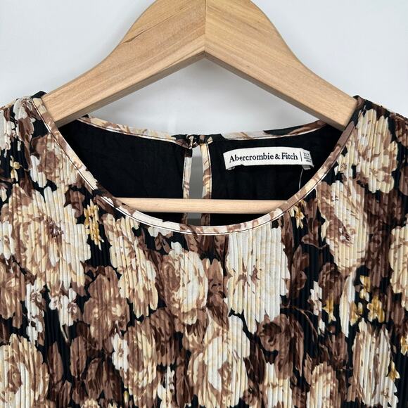 Abercrombie & Fitch Floral Mini Dress - Black and Cream - Picture 6 of 9
